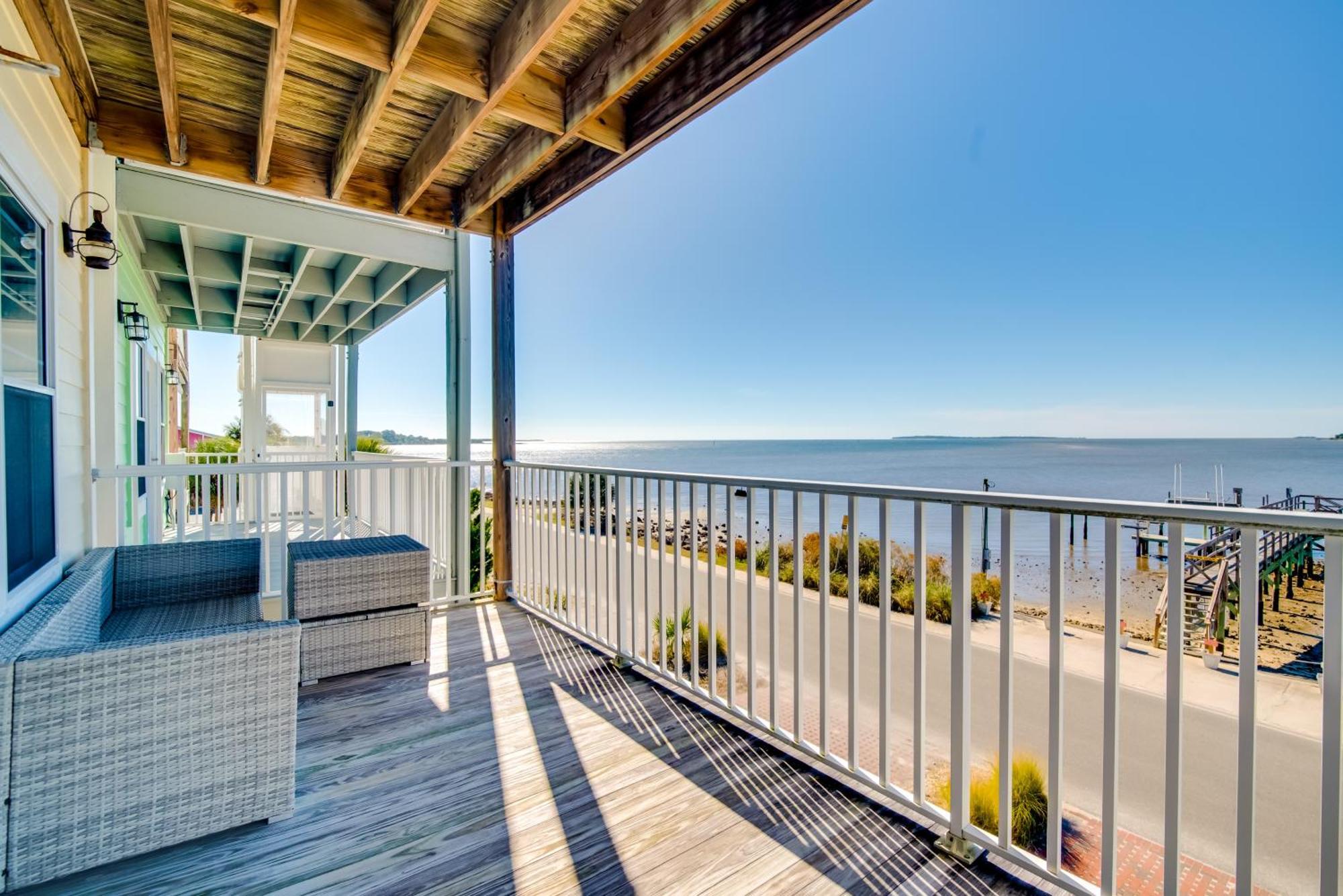 Oceanfront Oasis In Cedar Key With 2 Balconies! Villa Bagian luar foto